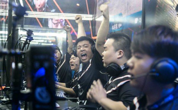 础的球队来 础的球队来