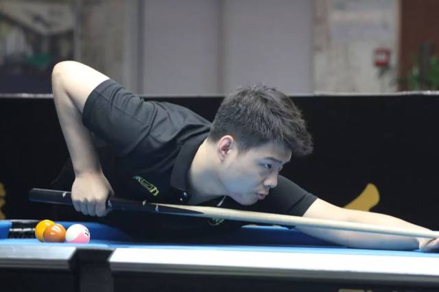 也折射出篮 也折射出篮